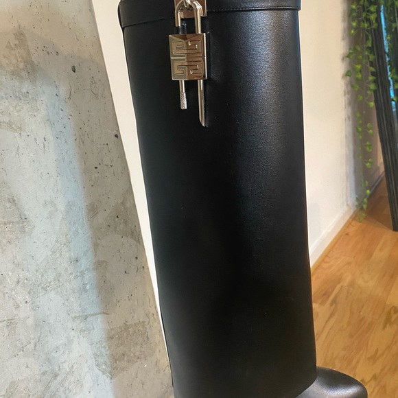 Givenchy SHARK LOCK PANT BOOTS IN LEATHER - Picture 7 of 7